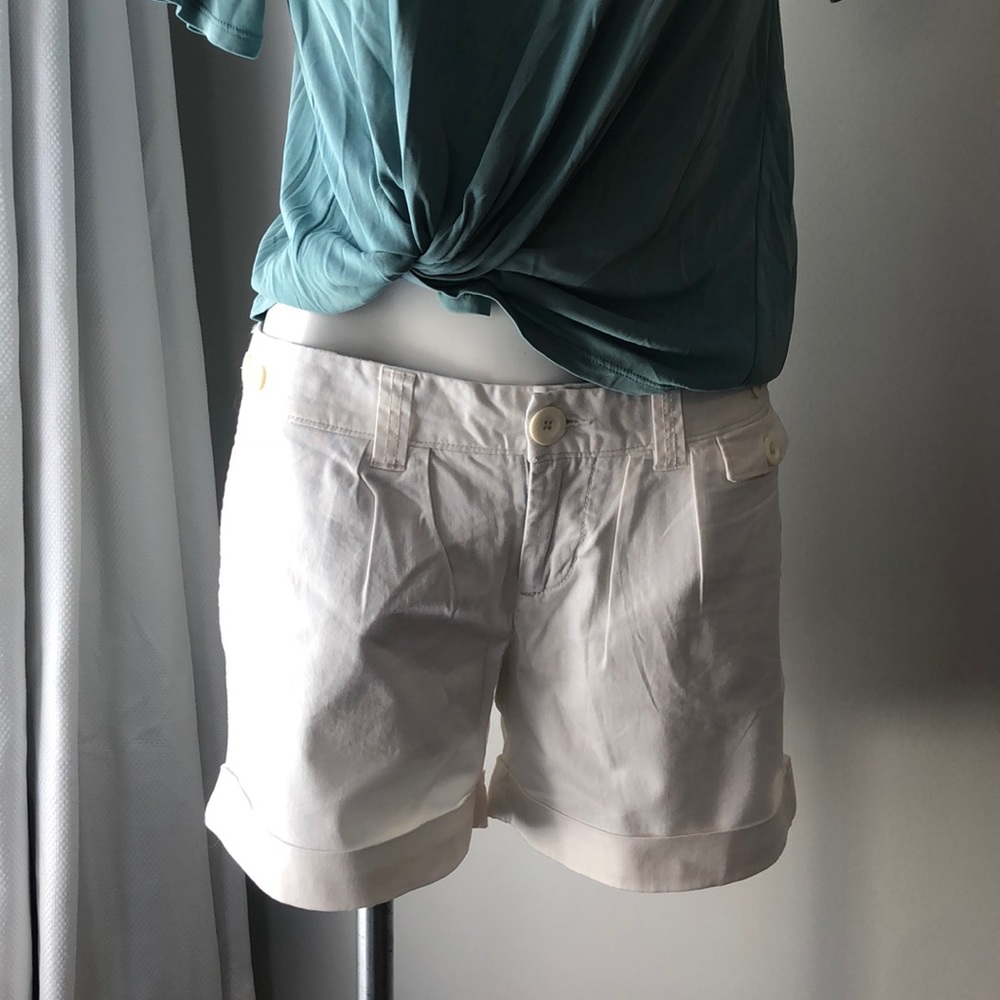 Size 6 American eagle white shorts